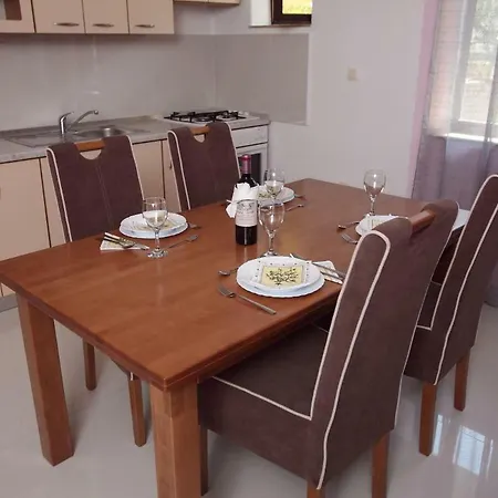 Apartman Radic דירה *